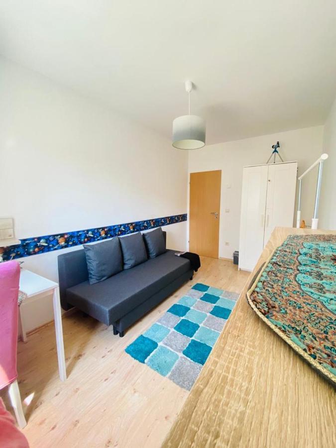 Schoenes Zimmer Im Charmanten Haus Berlin Ngoại thất bức ảnh